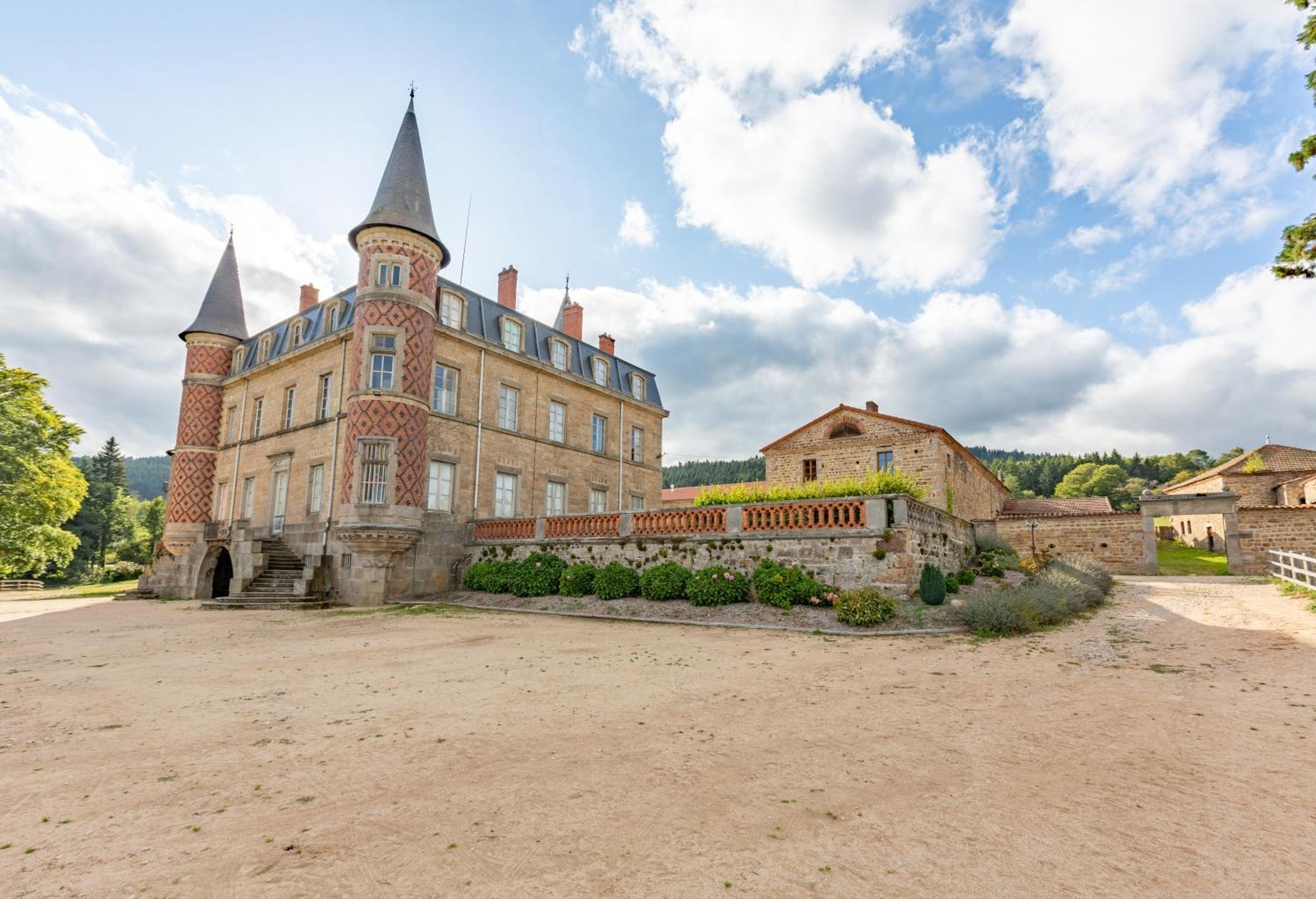 Domaine Et Chateau De Valinches Marols Zewnętrze zdjęcie