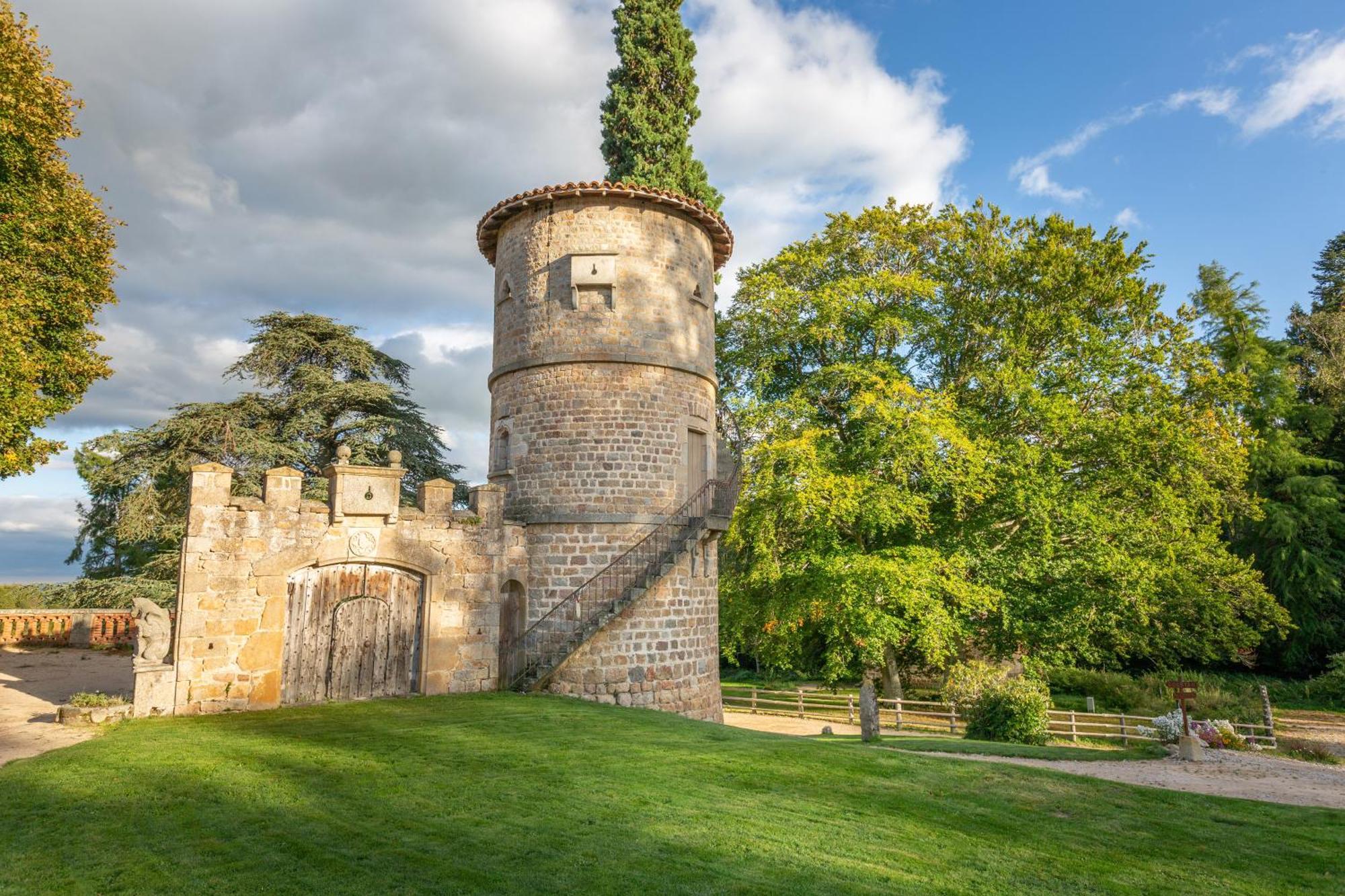 Domaine Et Chateau De Valinches Marols Zewnętrze zdjęcie