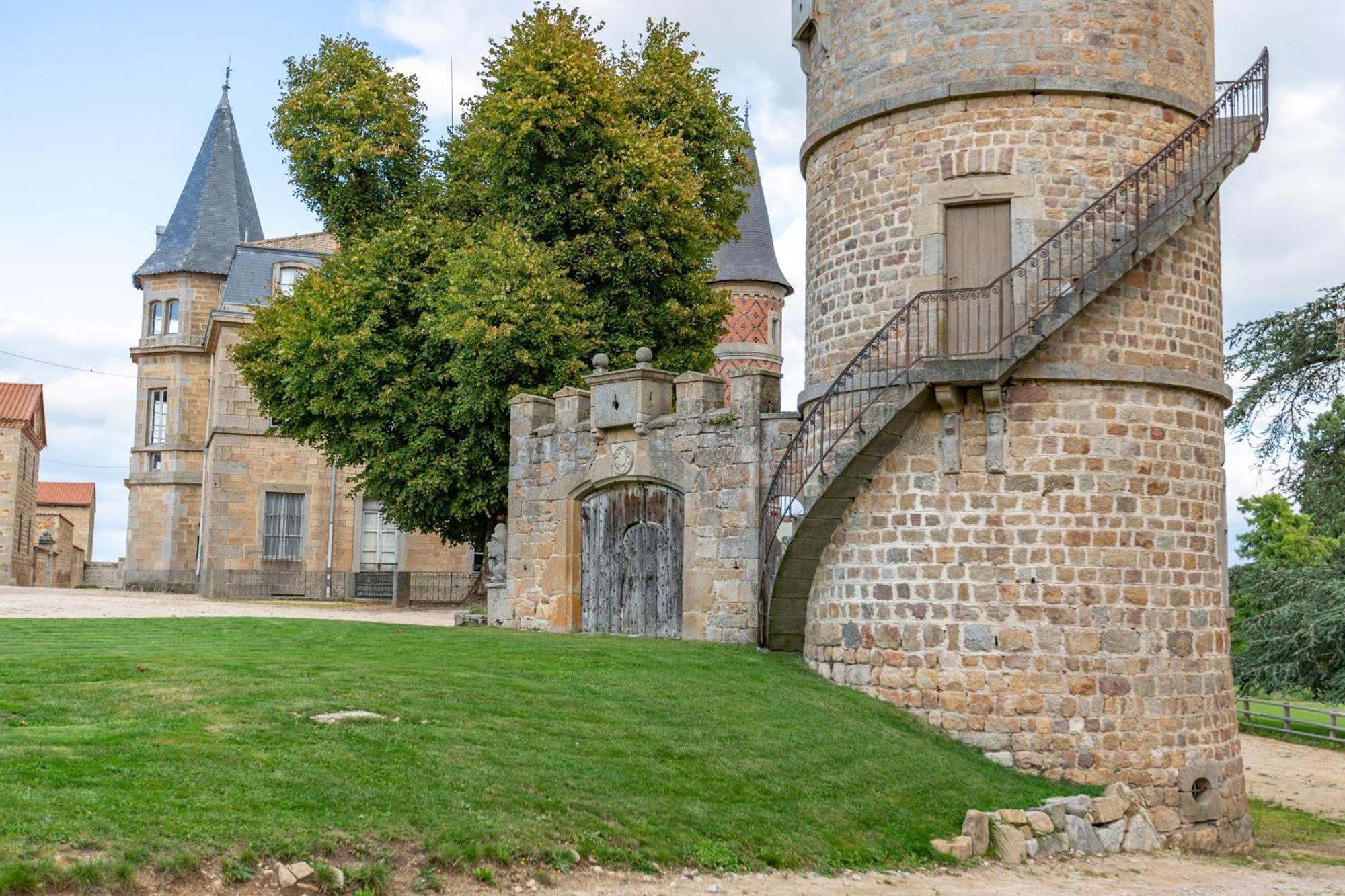 Domaine Et Chateau De Valinches Marols Zewnętrze zdjęcie